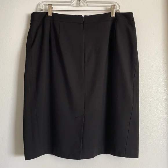 DKNY Black Midi Skirt. - Picture 11 of 13
